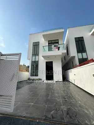 5bdrm Duplex in Ikota for sale