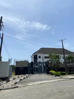 3bdrm Apartment in Lekki Phase One for rent