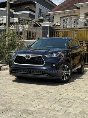 Toyota Highlander XLE AWD 2020 Blue