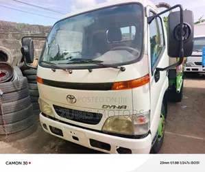 Toyota Dyna 300 Pickup 2005 Model Petrol Engine