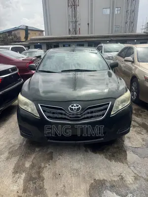Toyota Camry Base 4dr Sedan (2.5L 4cyl 6M) 2010 Green