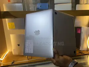 Laptop Apple MacBook Air 2015 4GB Intel Core i5 SSD 128GB