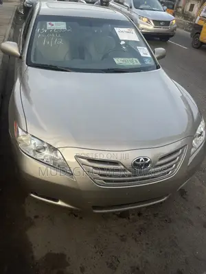 Toyota Camry XLE 4dr Sedan (2.4L 4cyl 5A) 2007 Gold