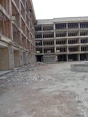 58 Square Meters Second Floor Shop en-Suite for Sale