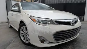 Toyota Avalon XLE 4dr Sedan (3.5L 6cyl 6A) 2014 White