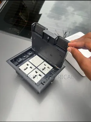 Floor Box With 3 Socket and 3 Data