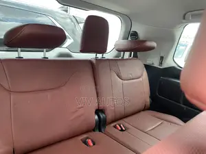 Lexus LX 570 AWD 2019 White