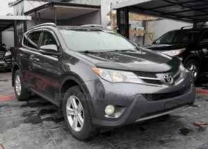 Toyota RAV4 XLE 4dr SUV AWD (2.5L 4cyl 6A) 2014 Gray