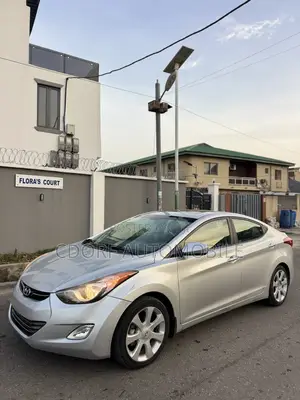 Hyundai Elantra GLS Sedan FWD (1.8L 4cyl 6M) 2013 Silver