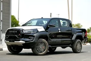 New Toyota Hilux 2025 Black