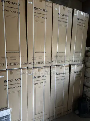 Wine Cooler / Wine Cabinet Display Standing Bottle Cooler for Drinks