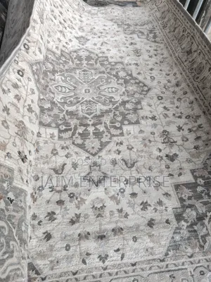 7.10 by 10 Feet America Center Rug