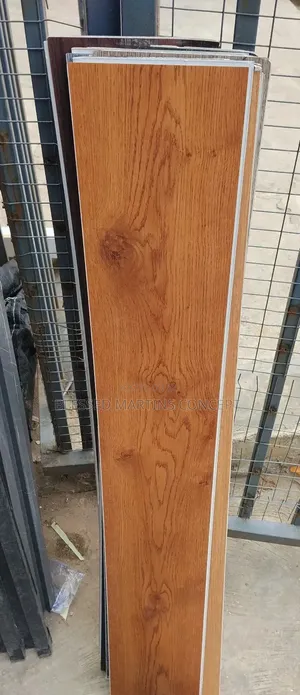 Quality SPC Wooden Flooring Tiles With Relay