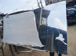 Large Sheet of Mirror Board, Good for Residential and Commercial Area
