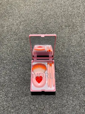Compact 4-Piece Mini Makeup Brush Set With Mirror