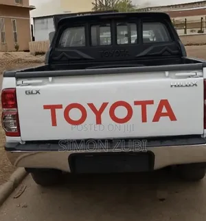 Toyota Hilux SR5 4x4 2015 White