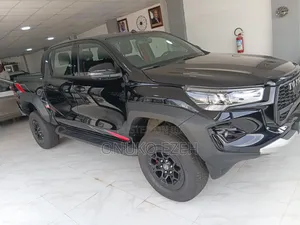 New Toyota Hilux 2025 Black