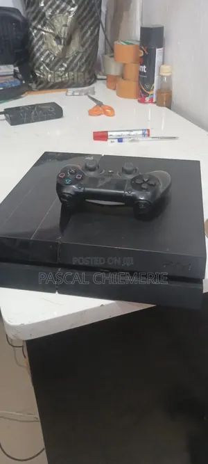 Play Station 4
