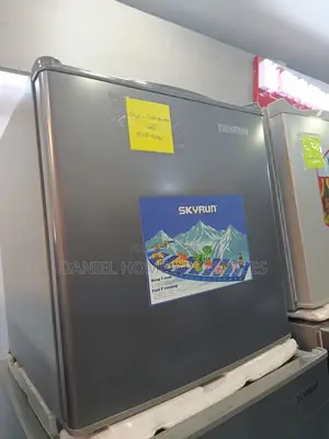 Skyrun 48l Mini Bedside Refrigerator Single Door. BCD-50hw