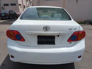 Toyota Corolla 2010 White
