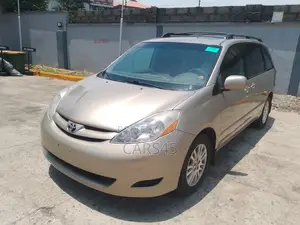 Toyota Sienna 2008 Gold