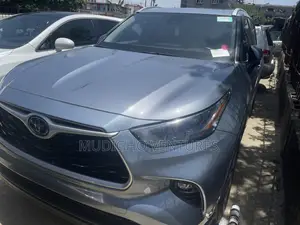 Toyota Highlander 2022 Gray