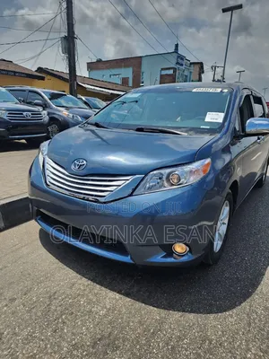 Toyota Sienna 2014 Blue