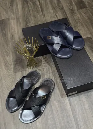 Black/Blue Pebbled Leather Vaducci Cross-Strap Slippers in Size 40-46