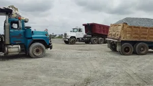 All Size of Material Are Available for Granite and Chipping