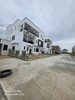 6bdrm Mansion in Nut, Opposite River, Lugbe District for sale