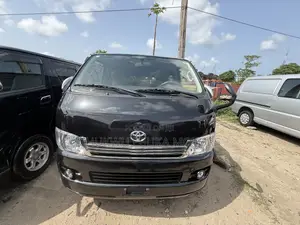 Toyota HiAce 2012 Black