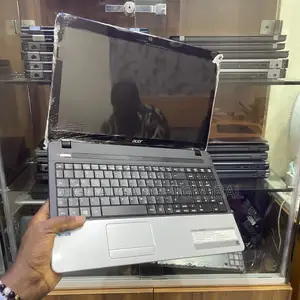 Laptop Acer TravelMate P253 M 8GB Intel Core i3 HDD+SSD 500GB