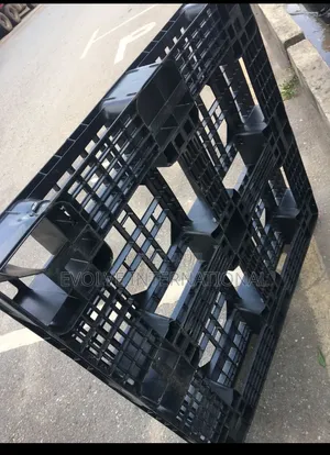 Mannique Plastic Pallets