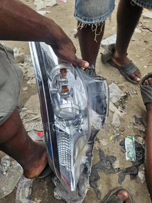 Headlight Toyota Fortuner 2015