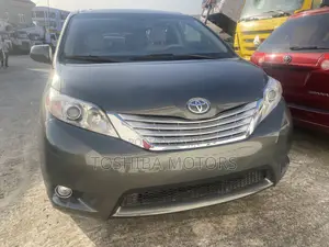 Toyota Sienna LE FWD 8-Passenger 2013 Gray