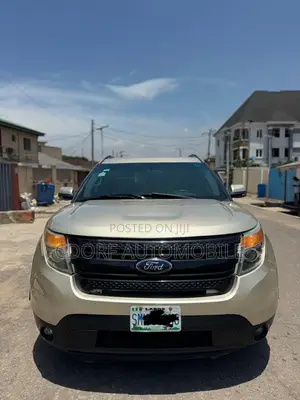 Ford Explorer Limited 4dr 4x4 (3.5L 6cyl 6A) 2013 Gold