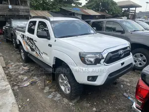 Toyota Tacoma V6 4dr Double Cab 4WD 5.0 ft. SB (4.0L 6cyl 6M) 2014
