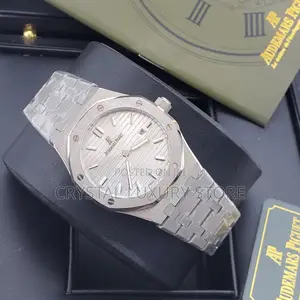 Audemars Piguet Quality Luxury Ladies Chain Strap Wristwatch