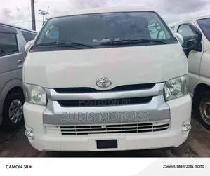 Toyota HiAce 2015 White