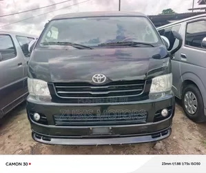 Toyota HiAce 2015 Black