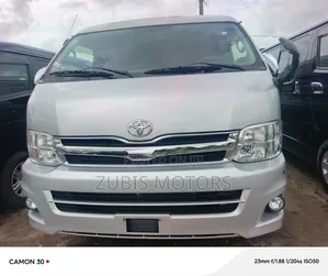 Toyota HiAce 2015 Silver