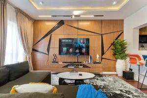 Luxury 2-Bedroom Apartment in Chevron. Ps5, 24/7 Light, Clean Water.