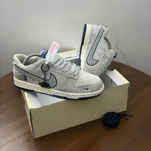 Nike Sb Dunk Low X North Face Grey Sneakers