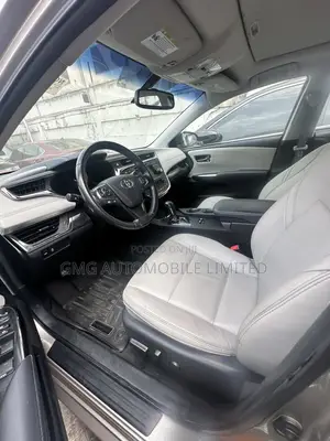 Toyota Avalon XLE 4dr Sedan (3.5L 6cyl 6A) 2014 Gold