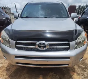 Toyota R4v4 2010