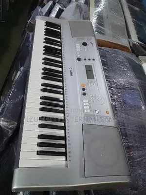 Yamaha PSR-E313 Keyboard – Portable 61-Key Music Piano