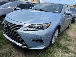 Lexus ES 2015 Blue