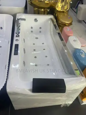 Single Acrylic Jacuzzi Set With Silver Accessories