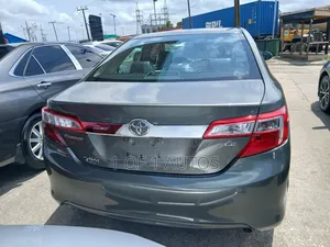 Toyota Camry LE 4dr Sedan (2.5L 4cyl 6A) 2013 Gray