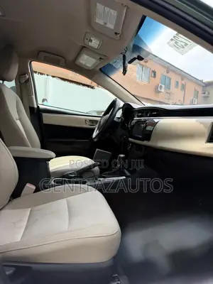 Toyota Corolla LE 4dr Sedan (1.8L 4cyl CVT) 2015